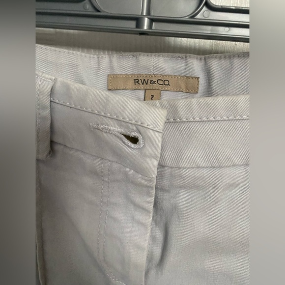 Low rise skirt - Picture 2 of 3